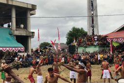 Tradisi pemersatu di Maluku itu bernama "bakupukul manyapu"