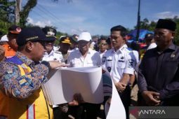 Komisi V DPR RI tinjau jalan terendam banjir di Konut