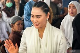 Titiek Puspa meninggal dunia, Inul kenang Eyang Titiek sang "maestro"