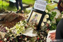 Eyang Titiek Puspa sempat minta dimakamkan di Temanggung