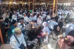 Puluhan ribu warga Abnaulkhairaat hadiri Haul Guru Tua ke-57