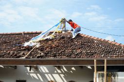 Balon udara berpetasan meledak rusak rumah warga di Tulungagung