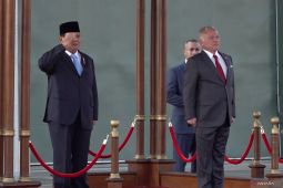 Minggu sore, Prabowo tiba di Yordania dan disambut Raja Abdullah II