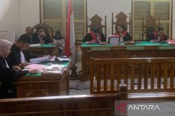 Pegawai Bank Mega terdakwa penggelapan dituntut 10 tahun penjara
