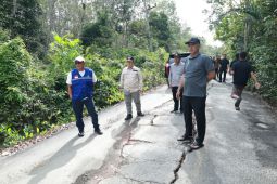 Bupati HSU beri perhatian khusus Jalan Panangian-Banjang