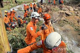 Longsor di Subang, seorang warga hilang tertimbun saat perbaiki pipa