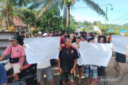 Kades diduga langgar etika, warga Bandar Jaya Mukomuko desak mundur