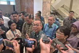 Mendiktisaintek: Perusahaan jangan tahan ijazah karyawan