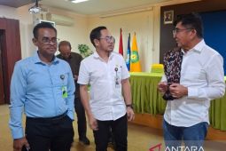 Rektor Undana menerapkan kebijakan bersih sampah plastik di kampus