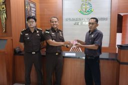 Kejari Jembrana kembalikan uang pengganti korupsi LPD karena kelebihan