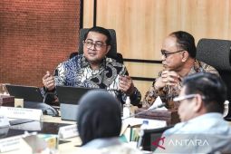 Menekraf-Menkop  bahas potensi pengembangan ekraf berbasis koperasi