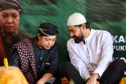 Gubernur bantu pembangunan masjid seribu tiang wujudkan cita-cita ulama