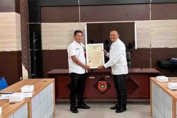 Tingkatkan daya saing, Pemkab serahkan sertifikat HAKI 10 motif batik khas Kobar