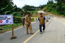 Wabup Mahulu: Penanganan longsor di jalan poros dilakukan lintas sektor