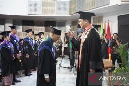 Wisudakan 364 lulusan, ini pesan Rektor Universitas Bangka Belitung