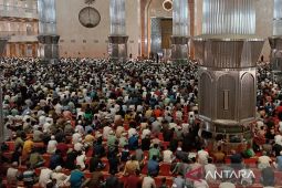 Masjid Istiqlal sediakan lahan parkir bagi umat Kristen ibadah Jumat Agung