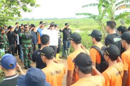 Pemkab HSU gelar aksi bersih-bersih saluran air
