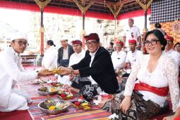 Pemkab Tabanan lakukan Bhakti Penganyar di Pura Ulun Danu Batur