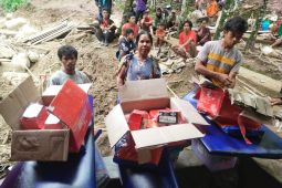 Pemkab Parigi Moutong bangun lima tenda pengungsian untuk korban banjir