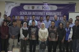 Kominfo tingkatkan kemampuan masyarakat bermedia sosial