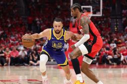 NBA: Curry cetak 31 poin, Warriors tundukkan Rockets di gim pertama playoff