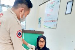 JCH OKU Timur divaksin  polio menjelang keberangkatan ke Tanah Suci