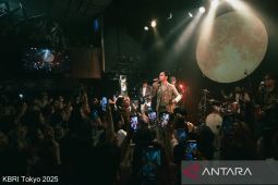 Ratusan pengunjung padati konser perdana D'MASIV di Jepang