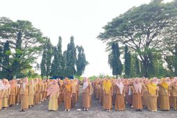 PNS perempuan Pemprov Sulsel peringati Hari Kartini