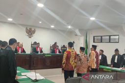 Eks Gubernur Bengkulu terima gratifikasi Rp30,3 miliar