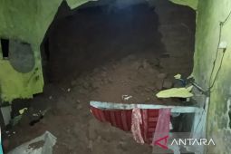 Satu rumah di Cianjur rusak berat tertimpa longsor