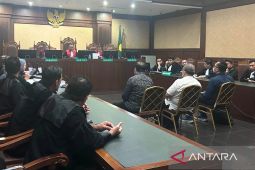 Tiga hakim yang memvonis bebas Ronald Tannur dituntut 9-12 tahun penjara