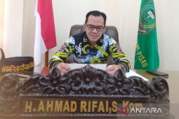 Bupati Pulpis sebut terima laporan tenaga kesehatan dan pendidik tak berada di tempat tugas