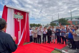 Bupati Bogor memberikan nama Jalan Ipik Gandamana di lingkar Stadion Pakansari