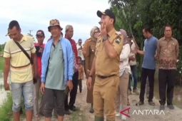 Wabup Lampung Selatan pastikan perbaikan menyeluruh tanggul sungai yang jebol