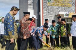 Dukung "Gema Setahon", Kemenag Probolinggo tanam 1.000 pohon matoa
