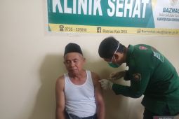 Jamaah calon haji Ogan Komering Ulu disuntik vaksin  meningitis-polio