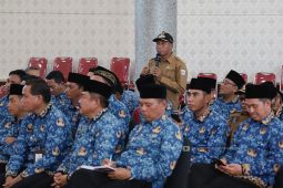 Bupati Amar minta kades sukseskan program kartu Sumbawa Barat Maju