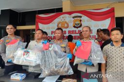 Polisi siaga, warga emosi: pembunuh dua anak di Bengkulu diamankan