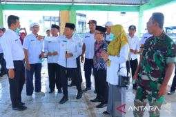 Bupati minta pedagang di Pasar Raya Dompu ditertibkan