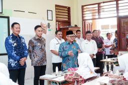 Mendikdasmen pastikan program MBG di Lamongan berjalan baik