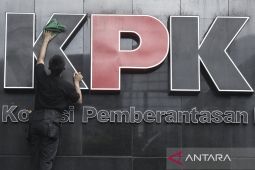 KPK cekal eks stafsus Menag dan pemilik Maktour