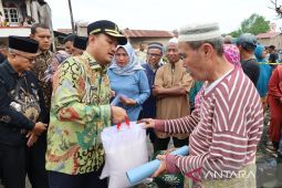 Kunjungi korban kebakaran, Wali Kota Tanjungbalai sampaikan ini ke korban