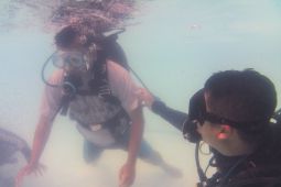Pelatihan menyelam bagi penyandang tuna netra