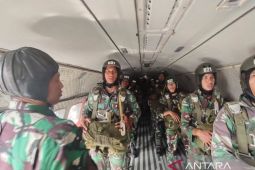 TNI AU gelar latihan terjun payung untuk siswa Akmil
