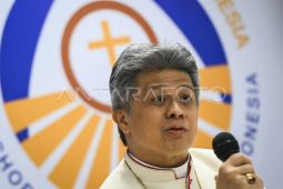 Uskup Antonius Subianto terbang ke Vatikan hadiri pemakaman Paus