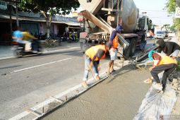 Pelebaran dan peningkatan jalan Blitar-Tulungagung