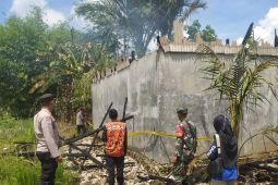 Gedung sarang walet milik anggota DPRD HST ludes terbakar