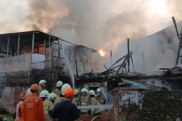 Kebakaran di Kemayoran Jakarta Pusat hanguskan delapan rumah tinggal