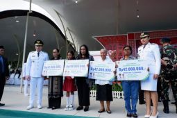 BPJS Ketenagakerjaan NTT menyerahkan santunan kematian senilai Rp234 juta