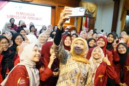 Gubernur Jatim resmi membuka Simposium Nasional Immawati